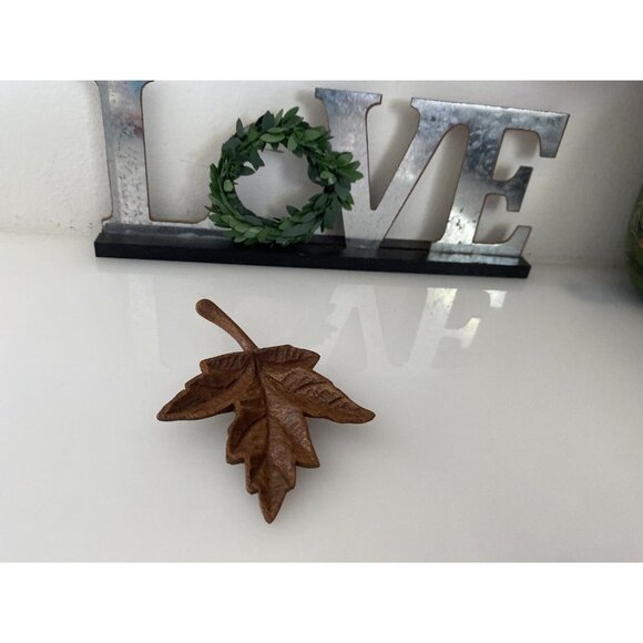 Vintage Handcrafted Wood Maple Leaf Brooch Brown Carved Pin 4" X 3.5" Exquisite - Picture 3 of 15